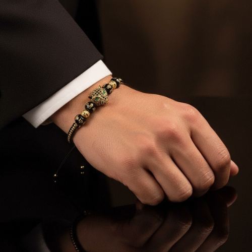 JAGUAR-PIEDRA VOLCANICA-BALINES ORO 18K LAMINADO